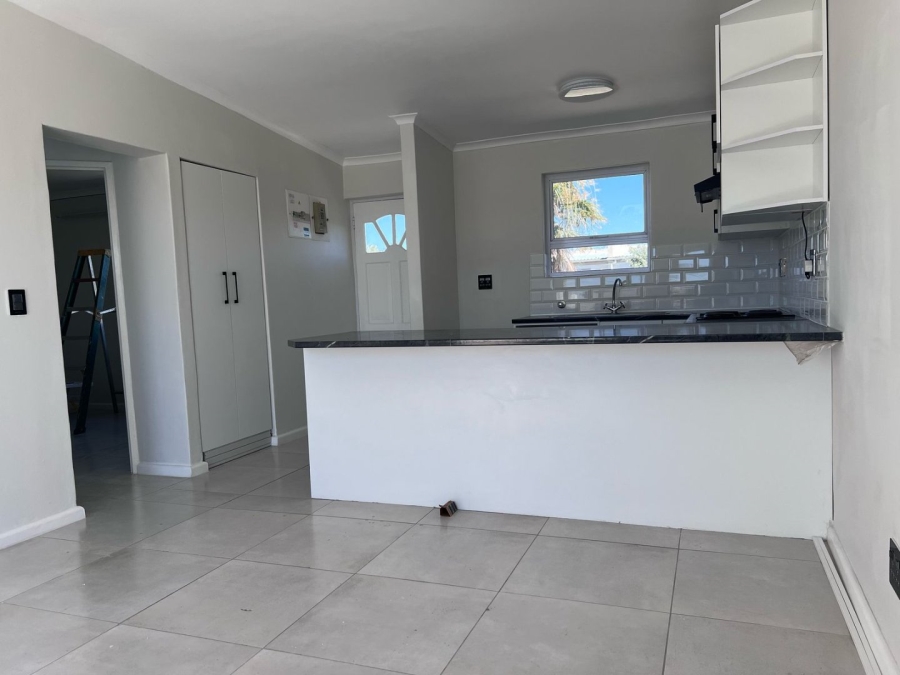 To Let 2 Bedroom Property for Rent in Parklands Western Cape